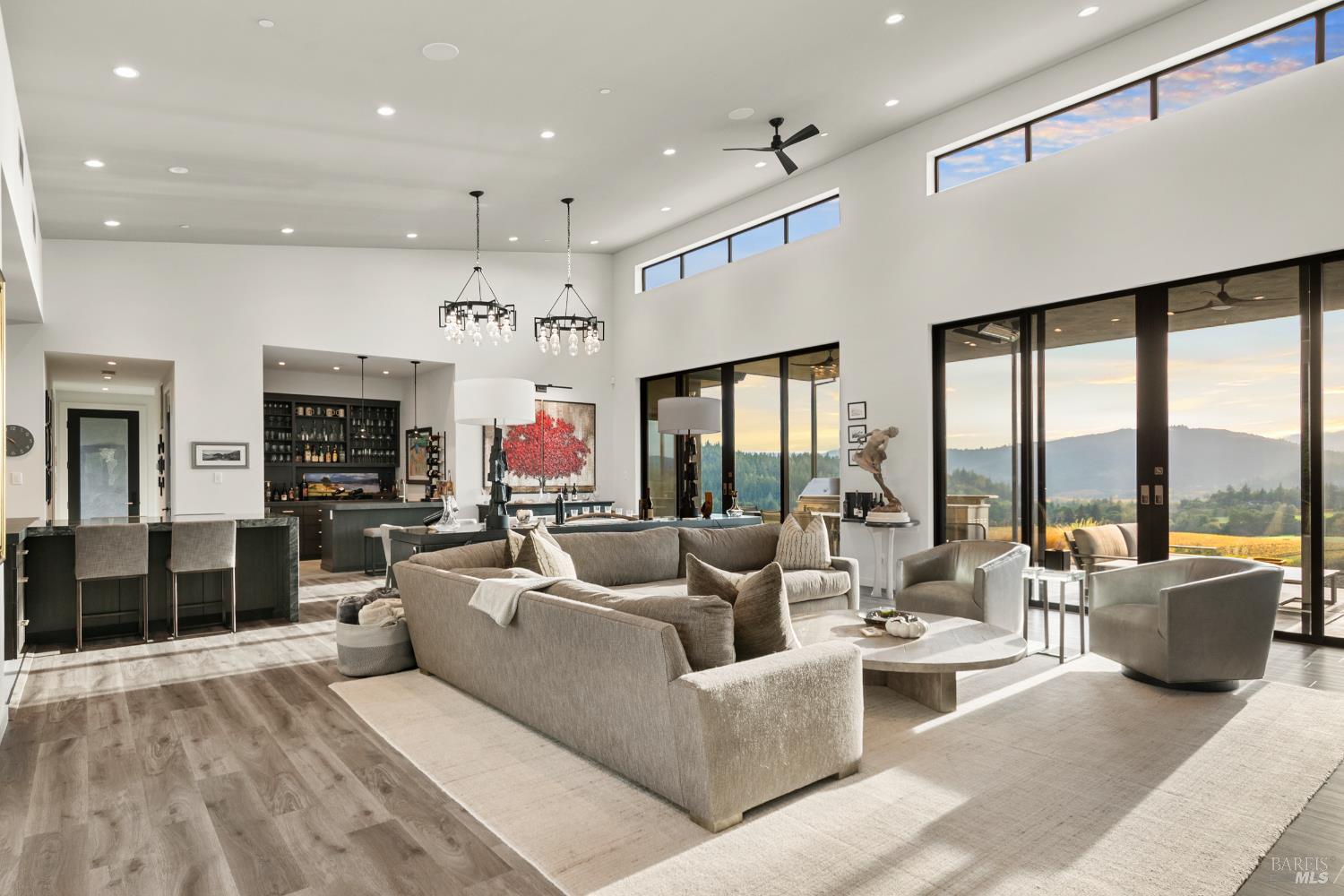 Detail Gallery Image 3 of 11 For 22700 Walling Rd, Geyserville,  CA 95441 - 3 Beds | 3/1 Baths