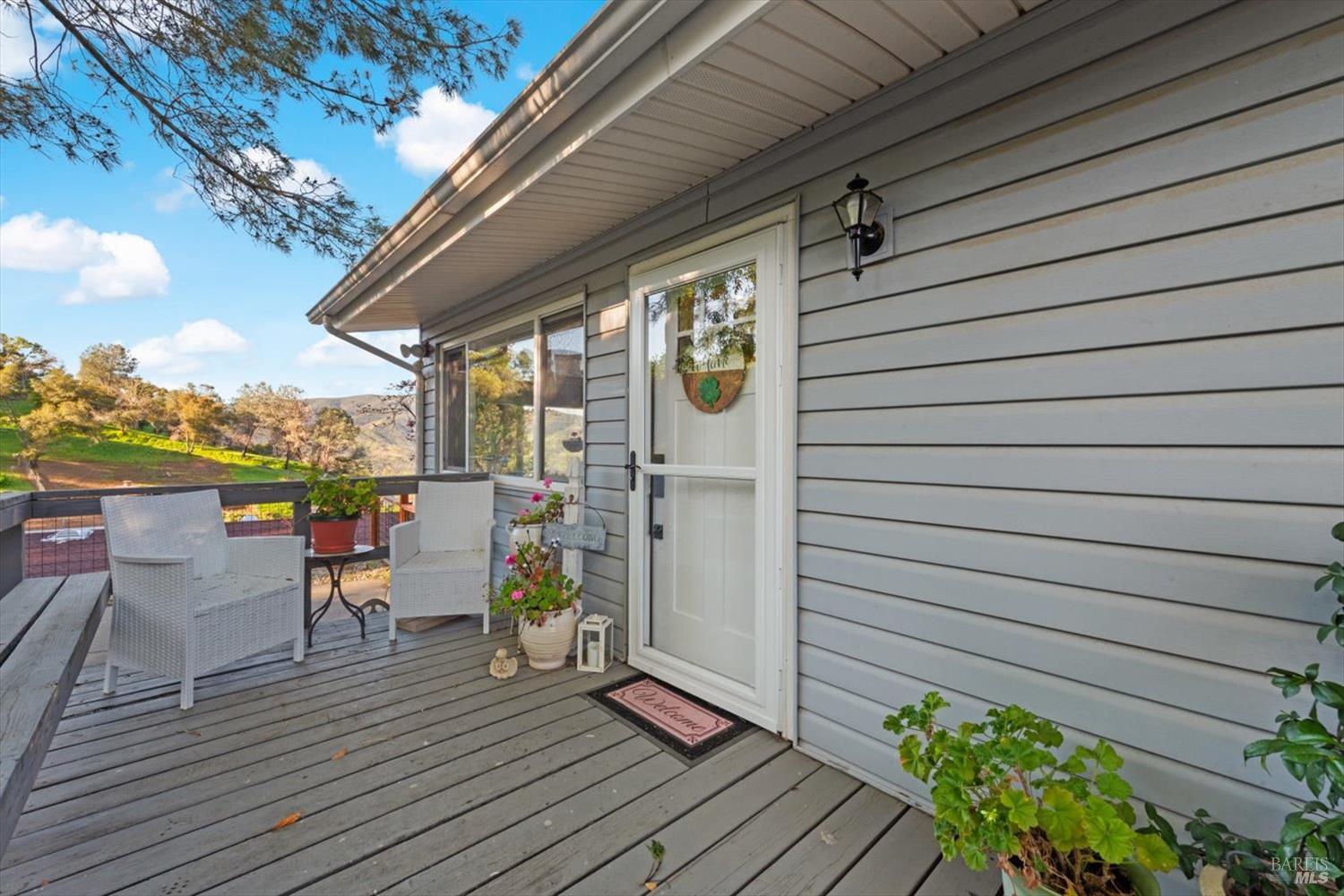 Detail Gallery Image 2 of 45 For 1380 Steele Canyon Rd, Napa,  CA 94558 - 2 Beds | 1/1 Baths