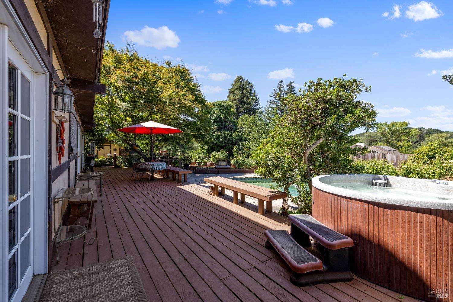 Detail Gallery Image 36 of 95 For 4038 E 3rd Ave, Napa,  CA 94558 - 4 Beds | 3 Baths