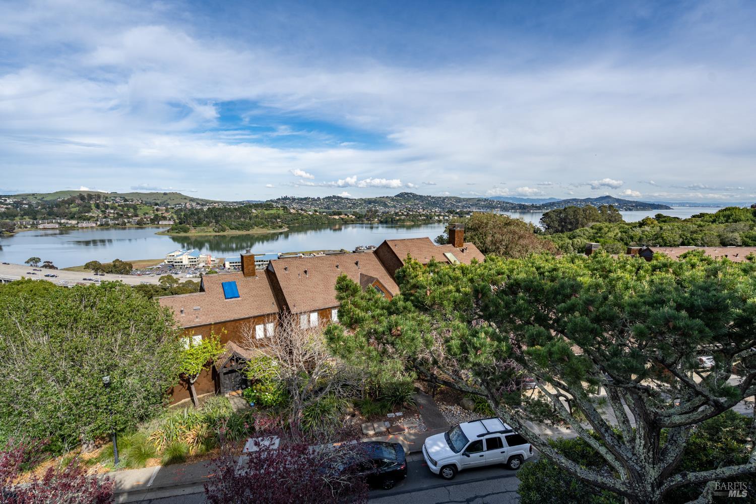 Detail Gallery Image 41 of 45 For 220 Headlands Ct, Sausalito,  CA 94965 - 2 Beds | 2/1 Baths