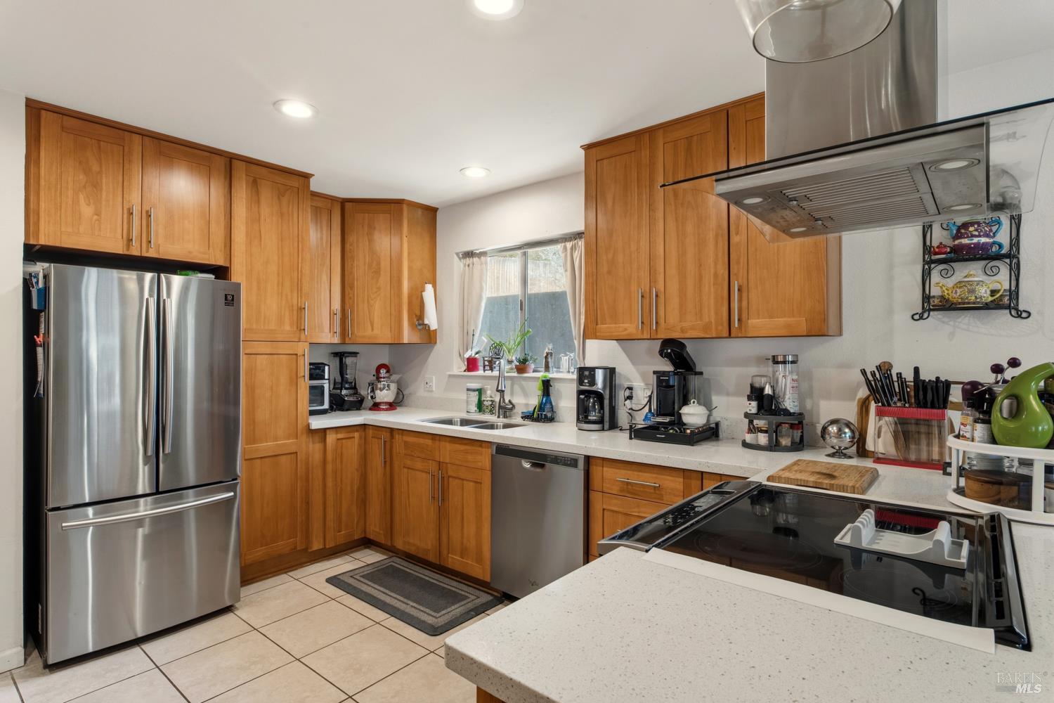 Detail Gallery Image 6 of 29 For 2960 Oak Crest Ave, Lucerne,  CA 95458 - 3 Beds | 2 Baths