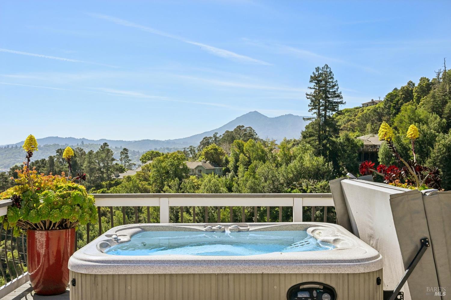 Detail Gallery Image 52 of 61 For 113 Convent Ct, San Rafael,  CA 94901 - 3 Beds | 2/2 Baths