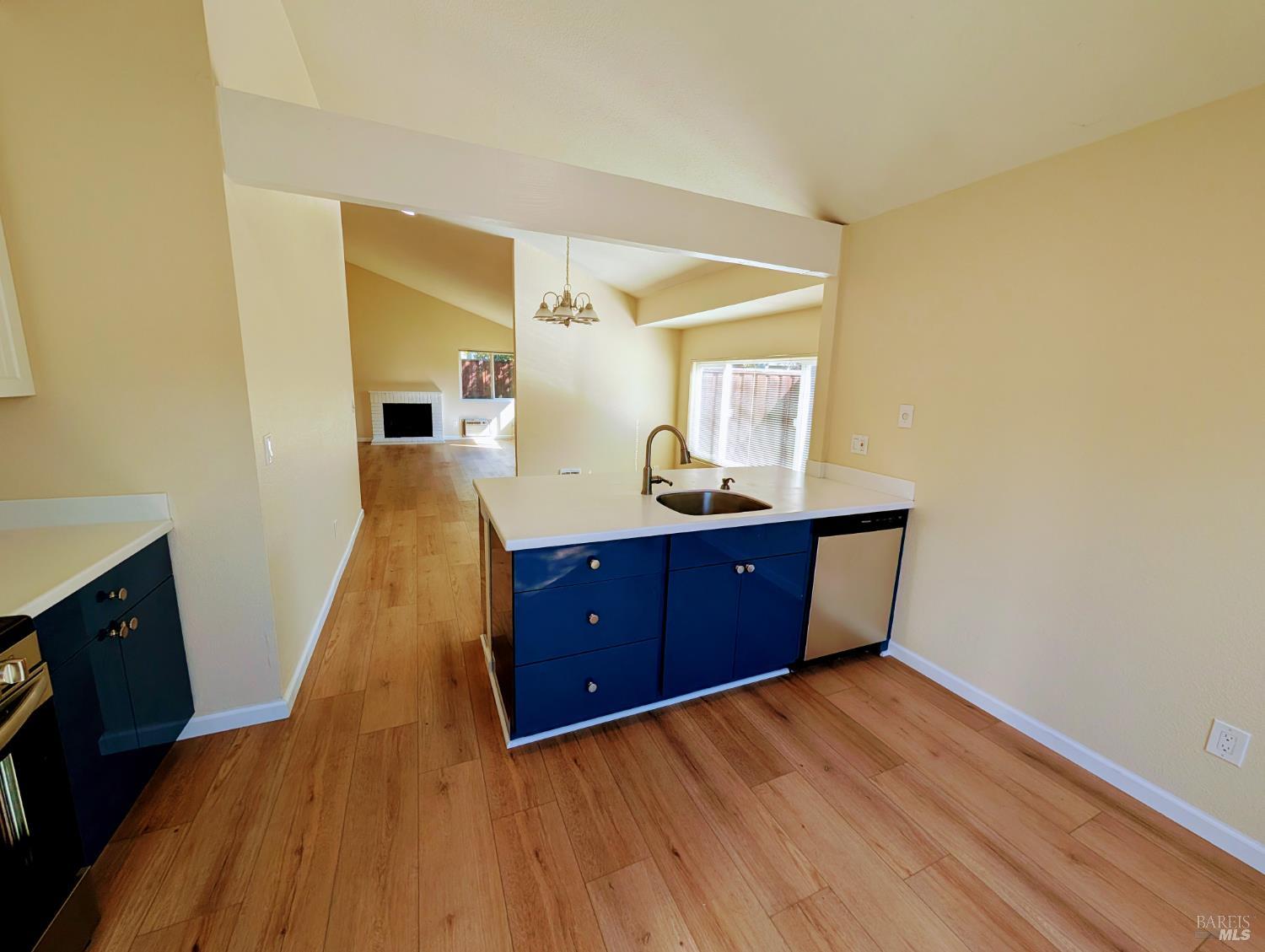 Detail Gallery Image 5 of 24 For 764 Racquet Club Cir, Rohnert Park,  CA 94928 - 2 Beds | 1/1 Baths