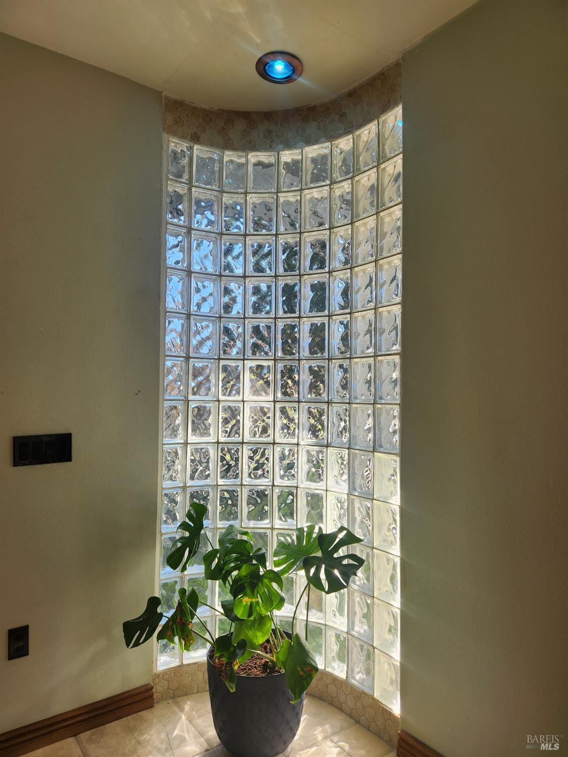 Detail Gallery Image 5 of 57 For 1051 S Main St, Willits,  CA 95490 - 3 Beds | 4 Baths