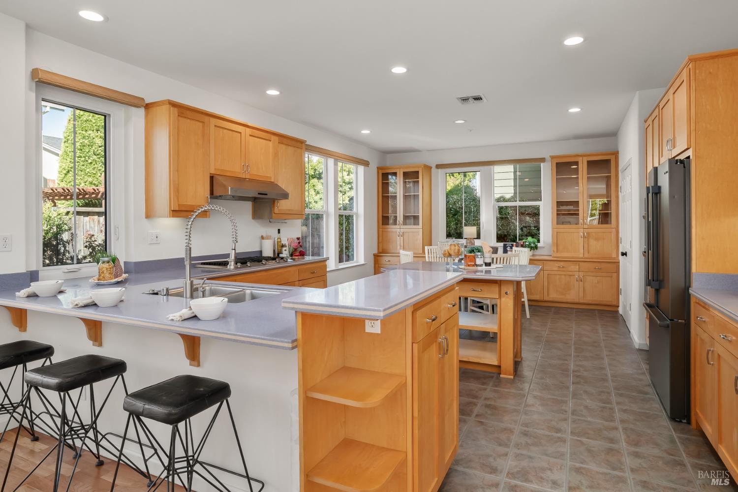 Detail Gallery Image 10 of 26 For 62 Richardson Rd, Novato,  CA 94949 - 5 Beds | 3 Baths