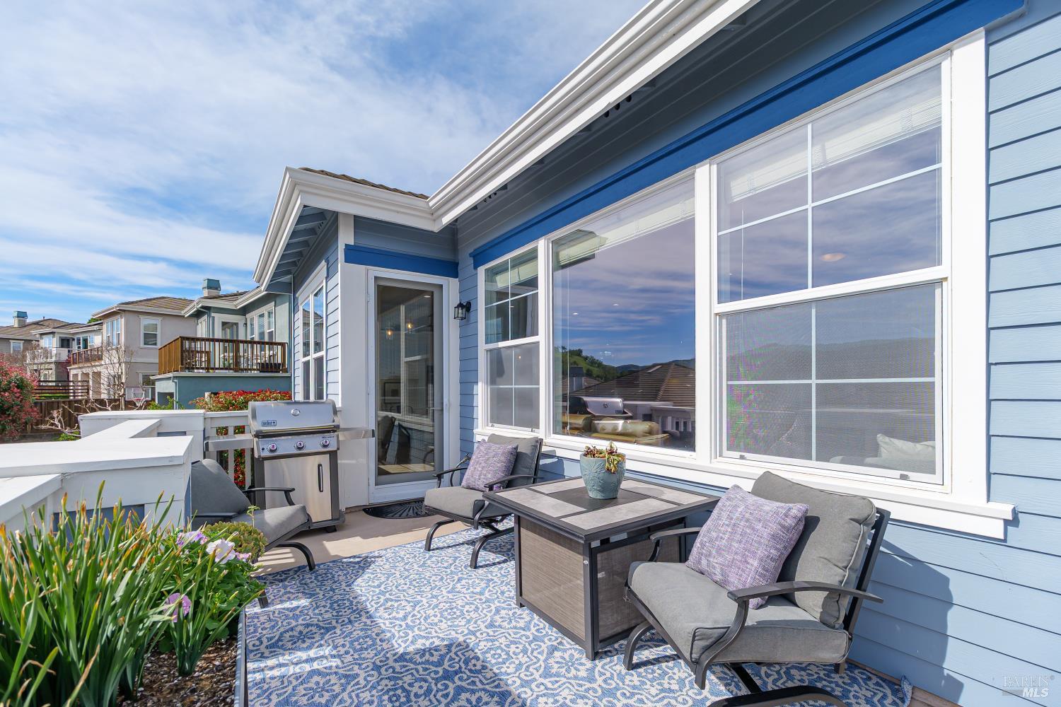 Detail Gallery Image 8 of 28 For 132 Pinheiro Cir, Novato,  CA 94945 - 3 Beds | 2/1 Baths