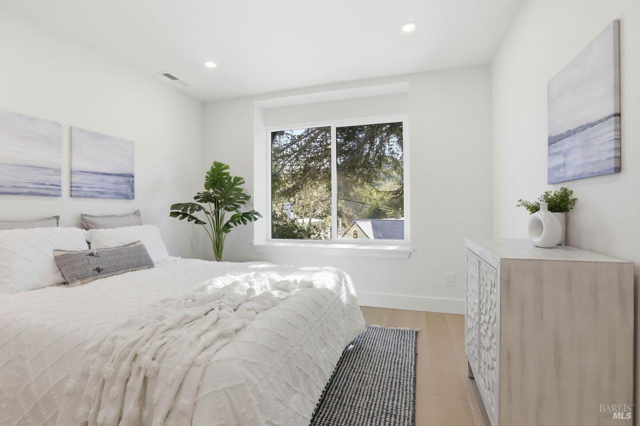 Detail Gallery Image 23 of 37 For 41 Park Dr, San Anselmo,  CA 94960 - 3 Beds | 2/1 Baths