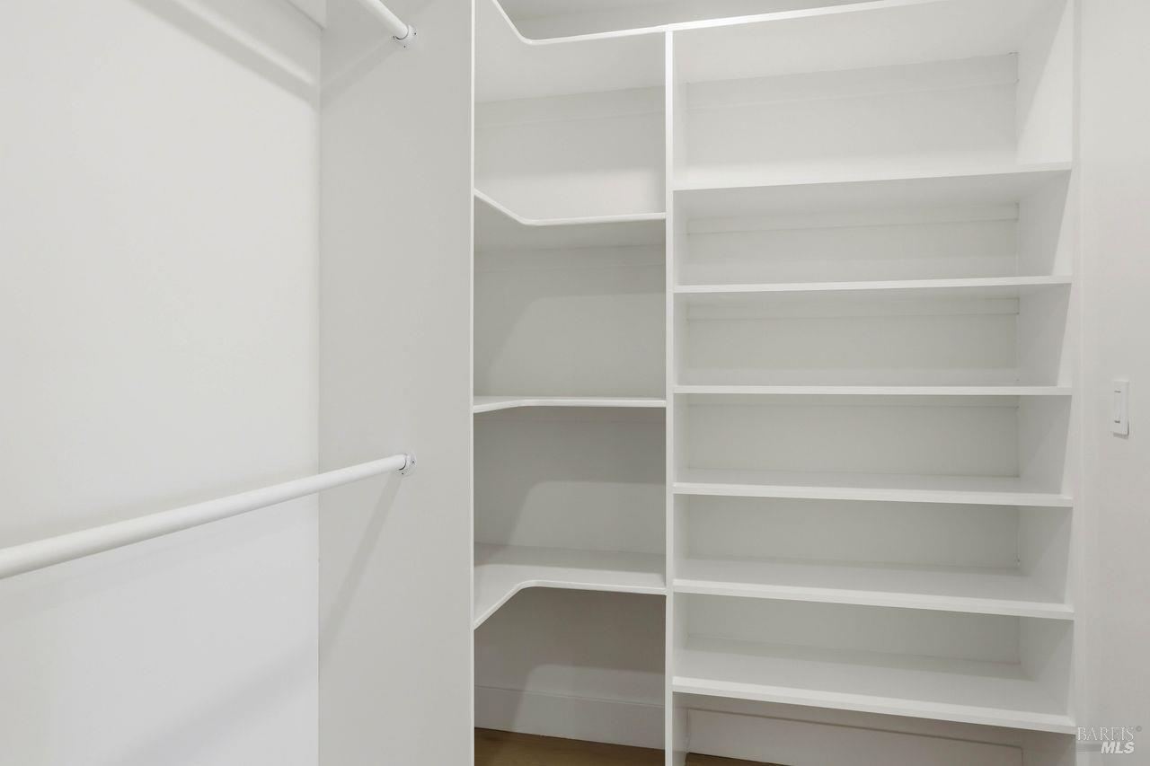 Detail Gallery Image 28 of 37 For 41 Park Dr, San Anselmo,  CA 94960 - 3 Beds | 2/1 Baths