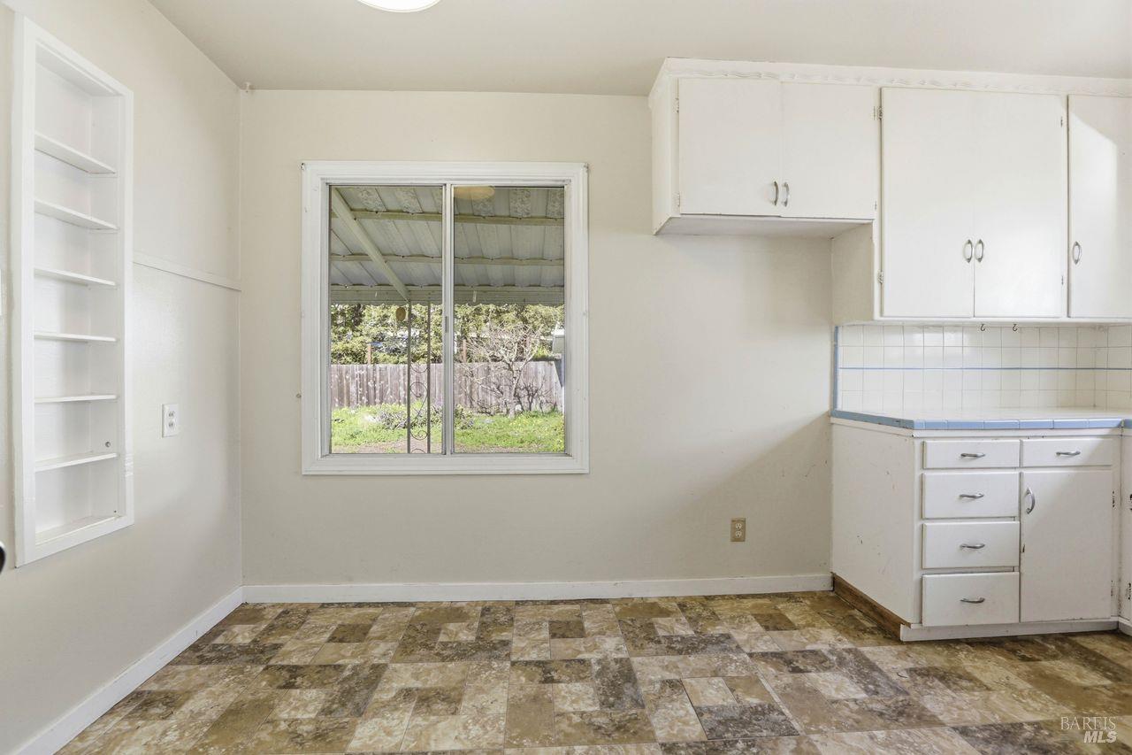 Detail Gallery Image 12 of 29 For 31 Claus Dr, Fairfax,  CA 94930 - 2 Beds | 1 Baths