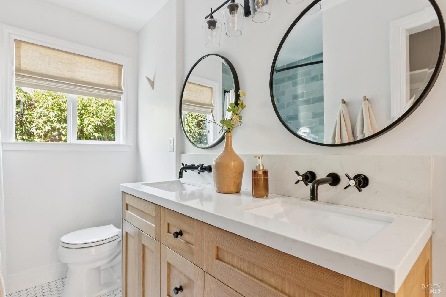 Detail Gallery Image 25 of 31 For 334 Karen Way, Tiburon,  CA 94920 - 4 Beds | 2 Baths