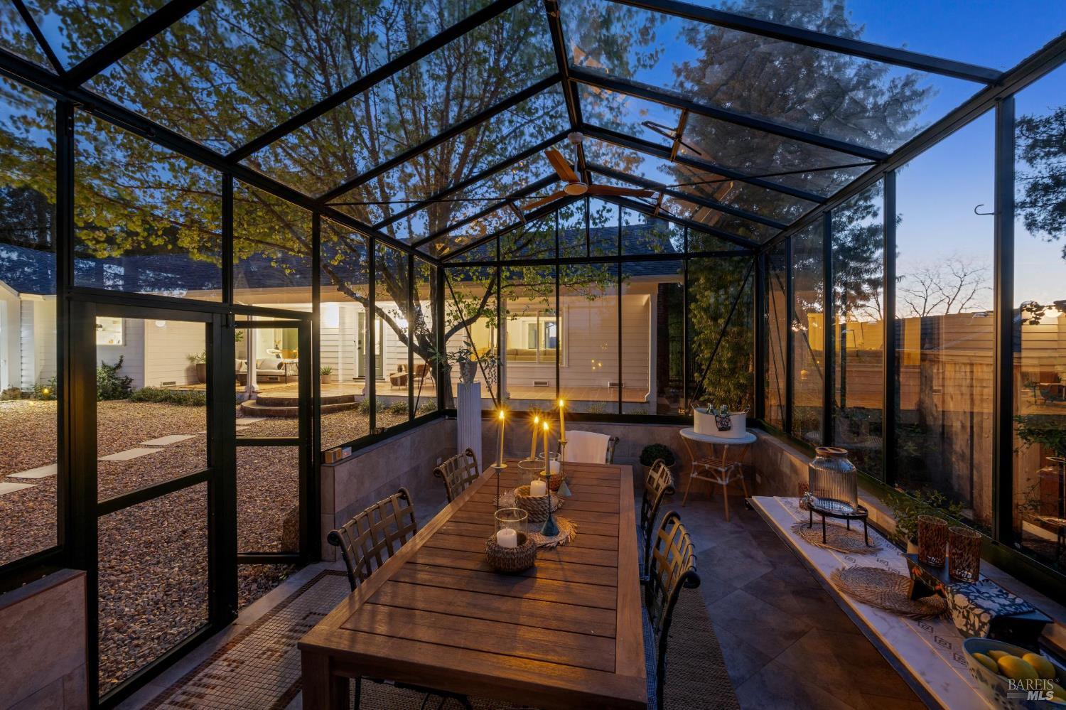 Detail Gallery Image 11 of 70 For 1236 N Fitch Mountain Rd, Healdsburg,  CA 95448 - 3 Beds | 2/1 Baths