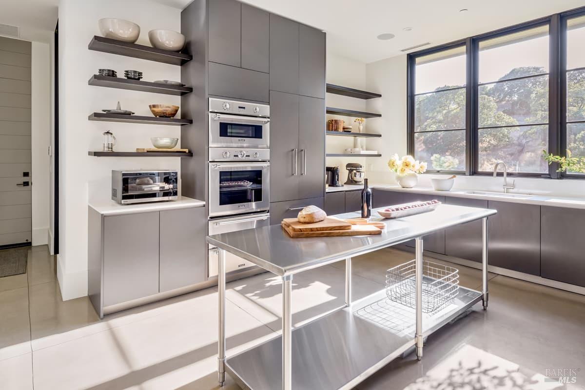 Detail Gallery Image 18 of 73 For 710 Soscol Creek Rd, Napa,  CA 94558 - 5 Beds | 5/1 Baths