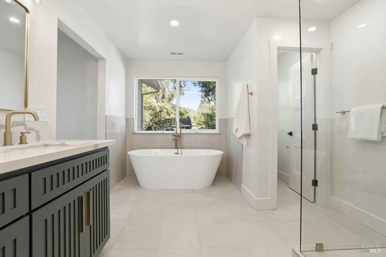 Detail Gallery Image 20 of 37 For 41 Park Dr, San Anselmo,  CA 94960 - 3 Beds | 2/1 Baths