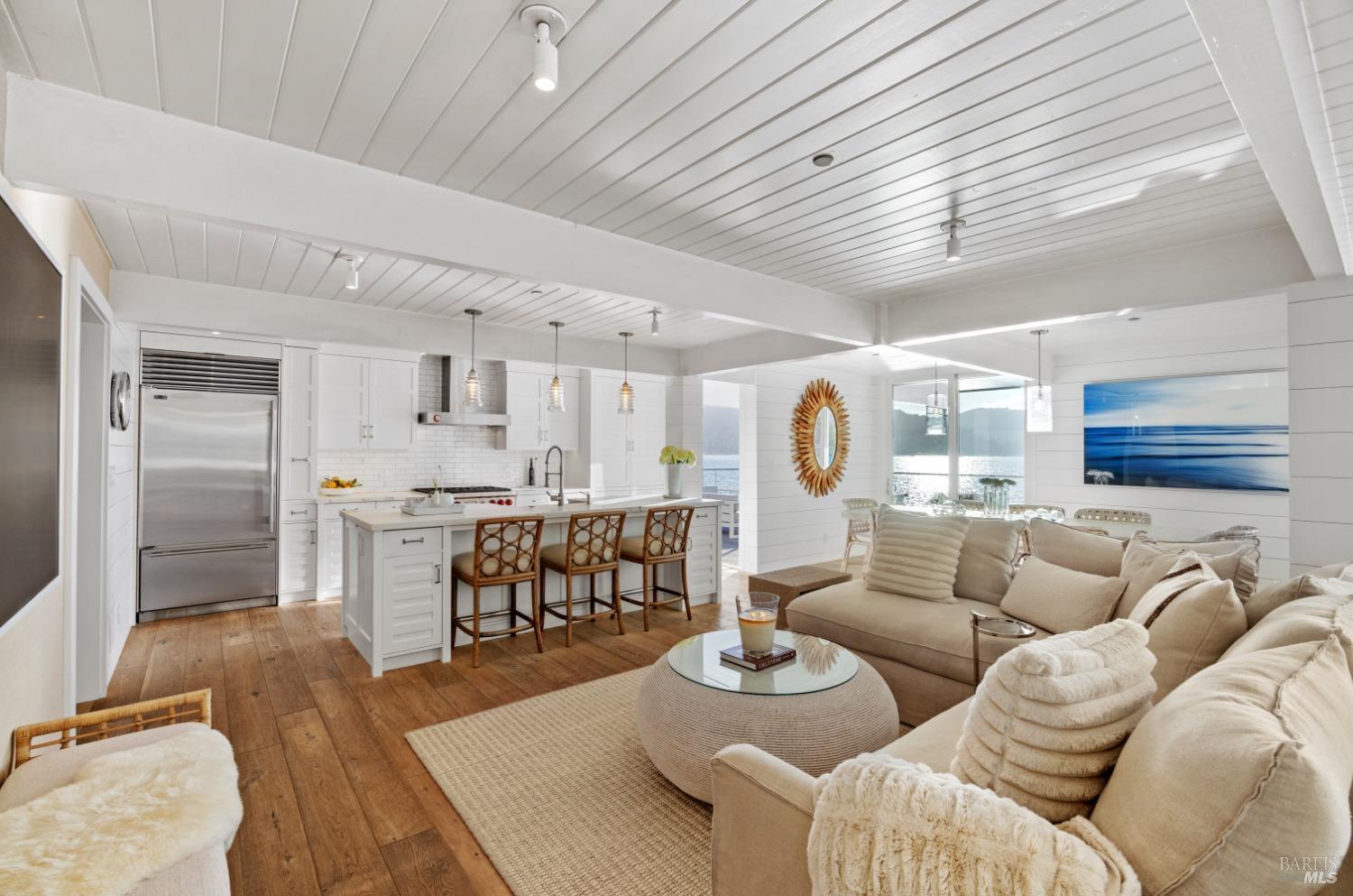 Detail Gallery Image 17 of 66 For 27 West Shore Rd, Belvedere,  CA 94920 - 4 Beds | 2/1 Baths