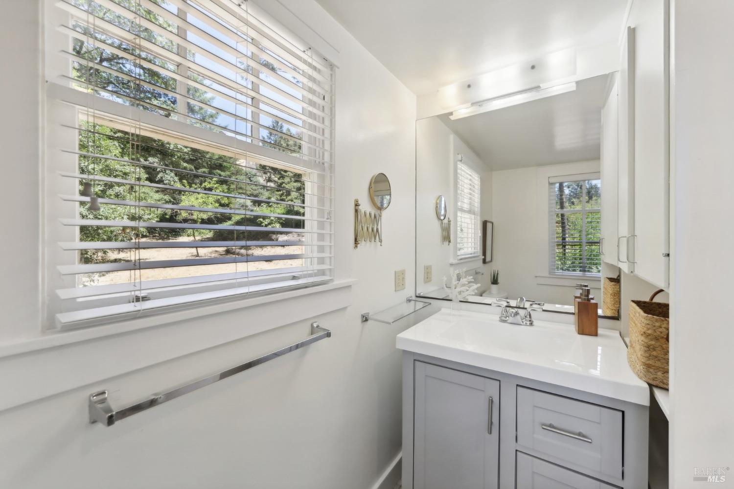 Detail Gallery Image 19 of 56 For 4601 Lake County Hwy, Calistoga,  CA 94515 - 2 Beds | 1 Baths