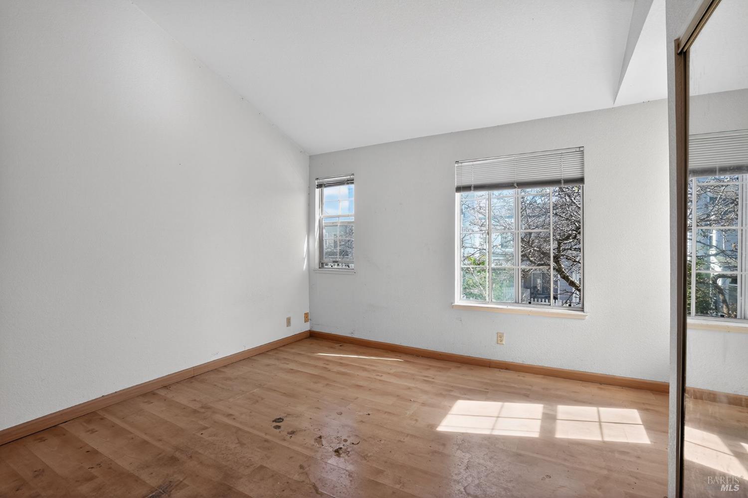 Detail Gallery Image 14 of 30 For 619 Commodore Dr, Richmond,  CA 94804 - 2 Beds | 2/1 Baths