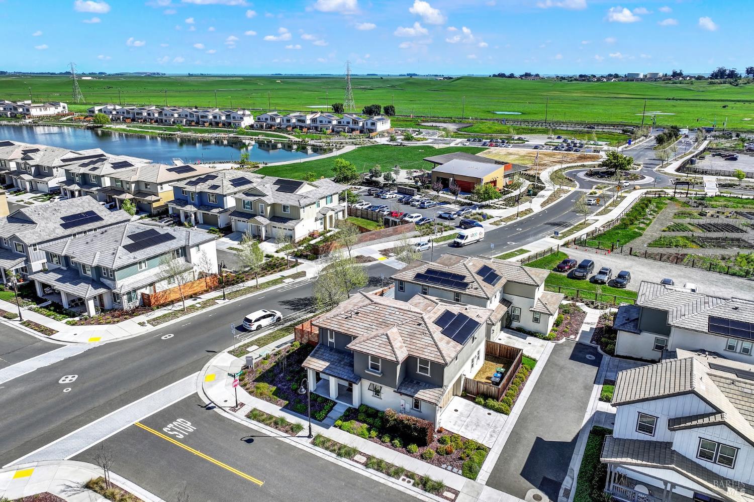 Detail Gallery Image 4 of 61 For 2432 Artisan Way, Fairfield,  CA 94533 - 4 Beds | 2/1 Baths