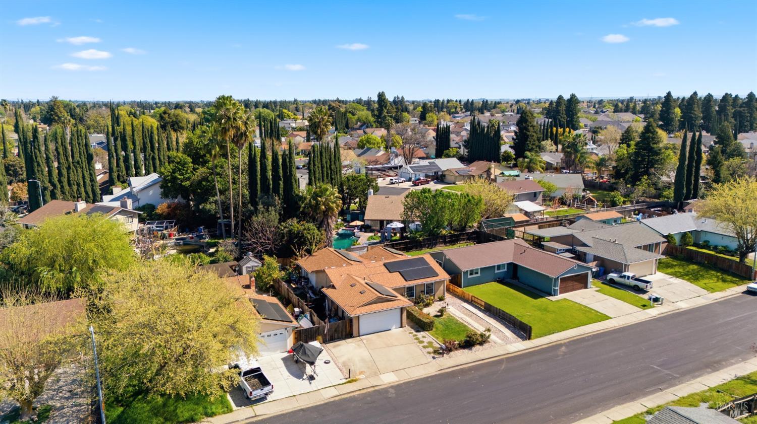 Detail Gallery Image 33 of 43 For 532 Gregory Dr, Vacaville,  CA 95687 - 4 Beds | 2 Baths