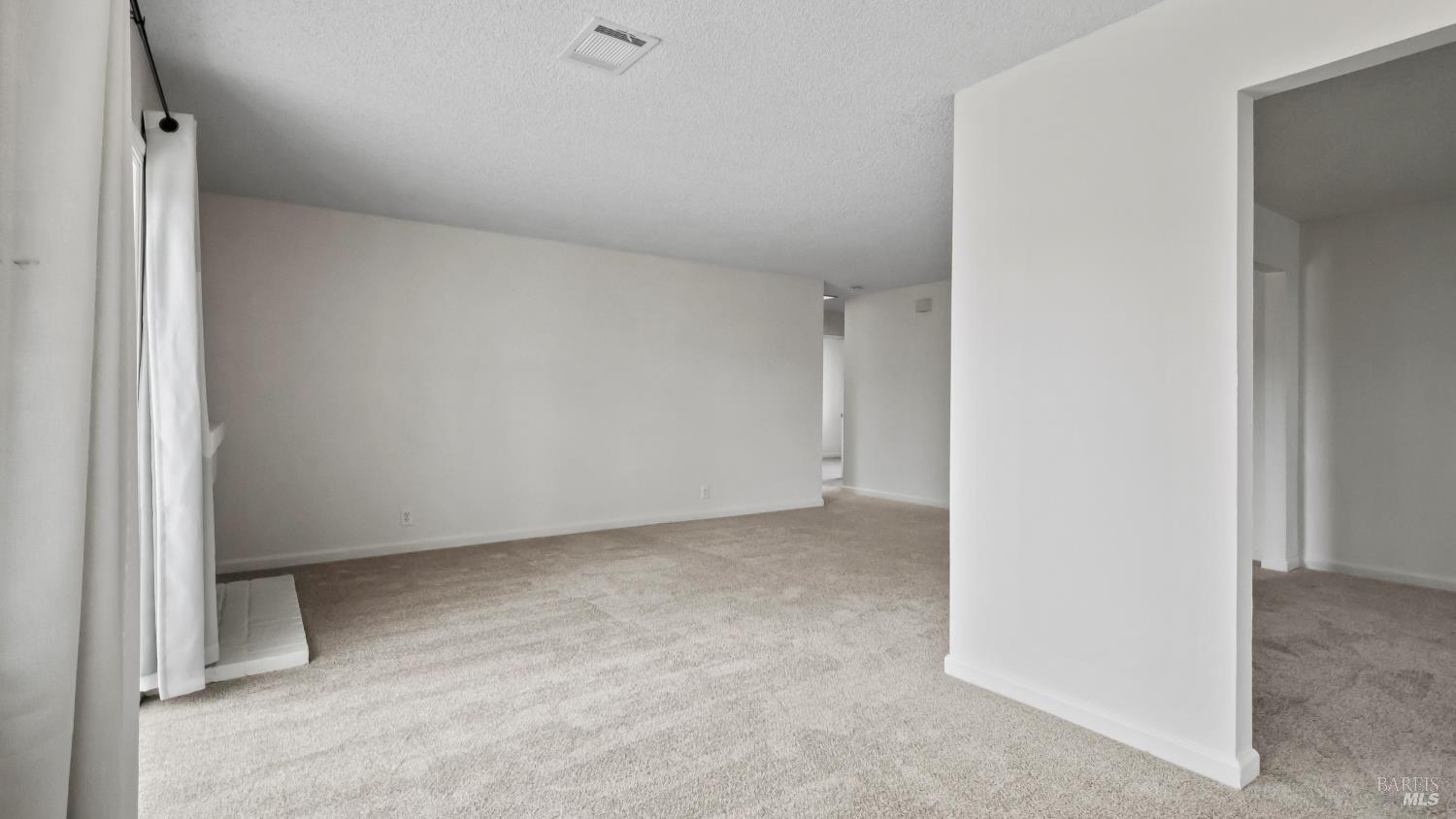 Detail Gallery Image 13 of 37 For 501 Asbury Ln, Fairfield,  CA 94533 - 3 Beds | 2 Baths