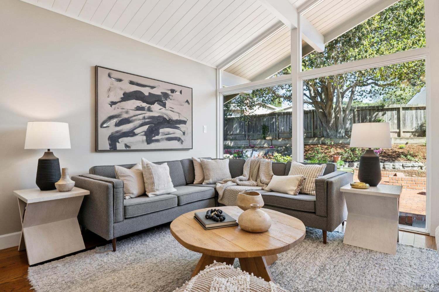Detail Gallery Image 9 of 81 For 212 Blackstone Dr, San Rafael,  CA 94903 - 3 Beds | 2 Baths