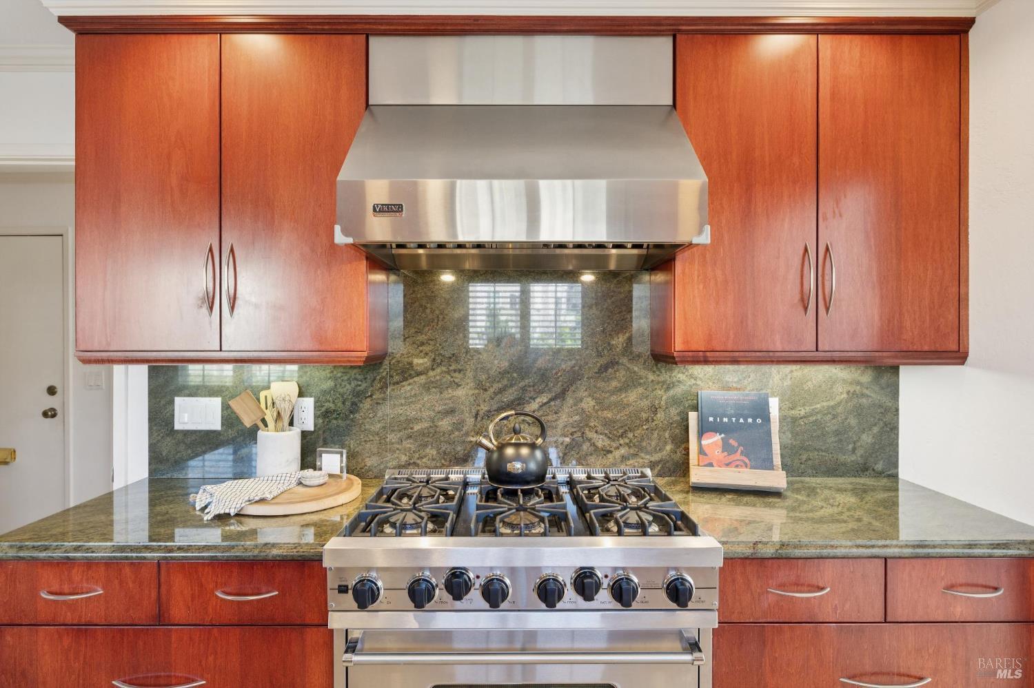 Detail Gallery Image 15 of 41 For 175 Upper via Casitas Unkn #26,  Greenbrae,  CA 94904 - 4 Beds | 2/1 Baths