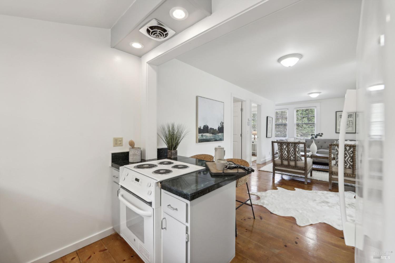 Detail Gallery Image 11 of 56 For 4601 Lake County Hwy, Calistoga,  CA 94515 - 2 Beds | 1 Baths