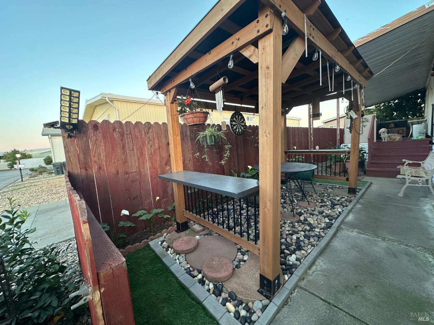 Detail Gallery Image 3 of 25 For 121 Century Ct, Fairfield,  CA 94533 - 3 Beds | 2 Baths