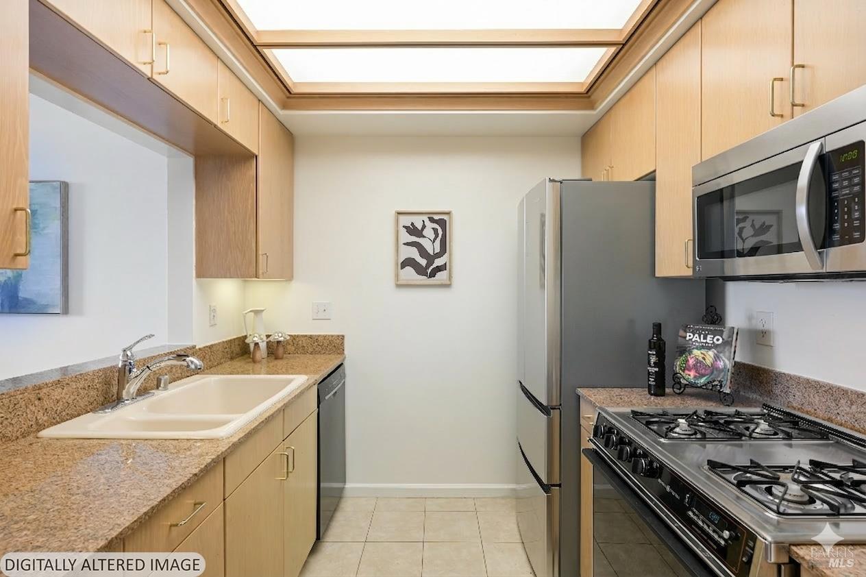 Detail Gallery Image 6 of 15 For 100 Deer Valley Rd 3h,  San Rafael,  CA 94903 - 1 Beds | 1 Baths