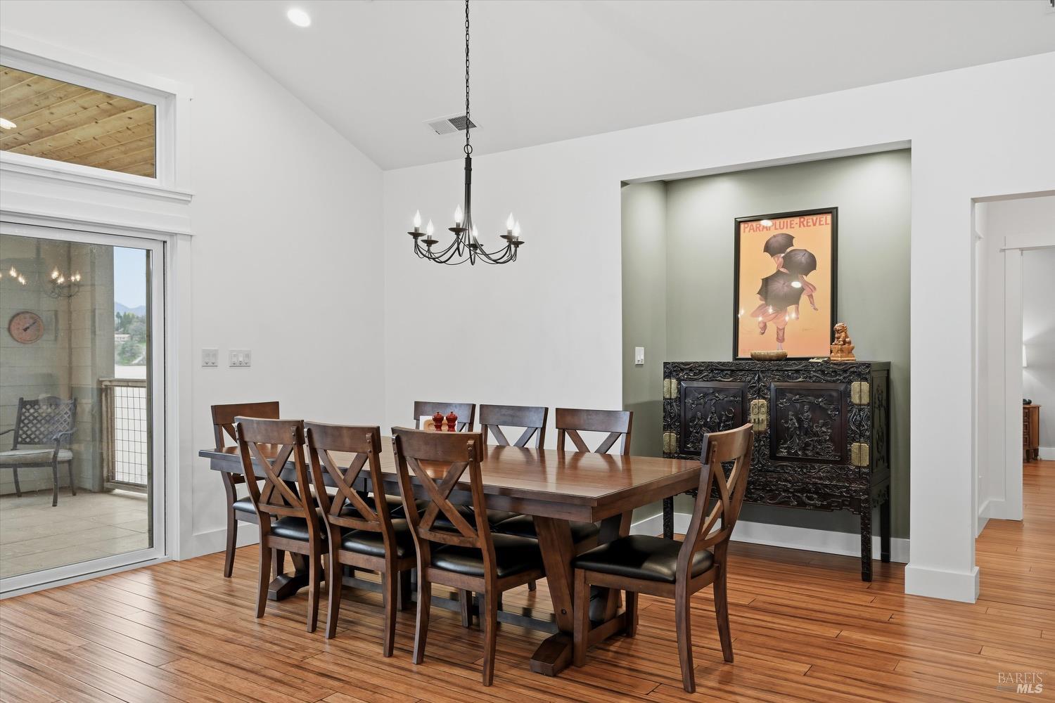 Detail Gallery Image 20 of 57 For 18793 N Shore Dr, Hidden Valley Lake,  CA 95467 - 5 Beds | 3/1 Baths