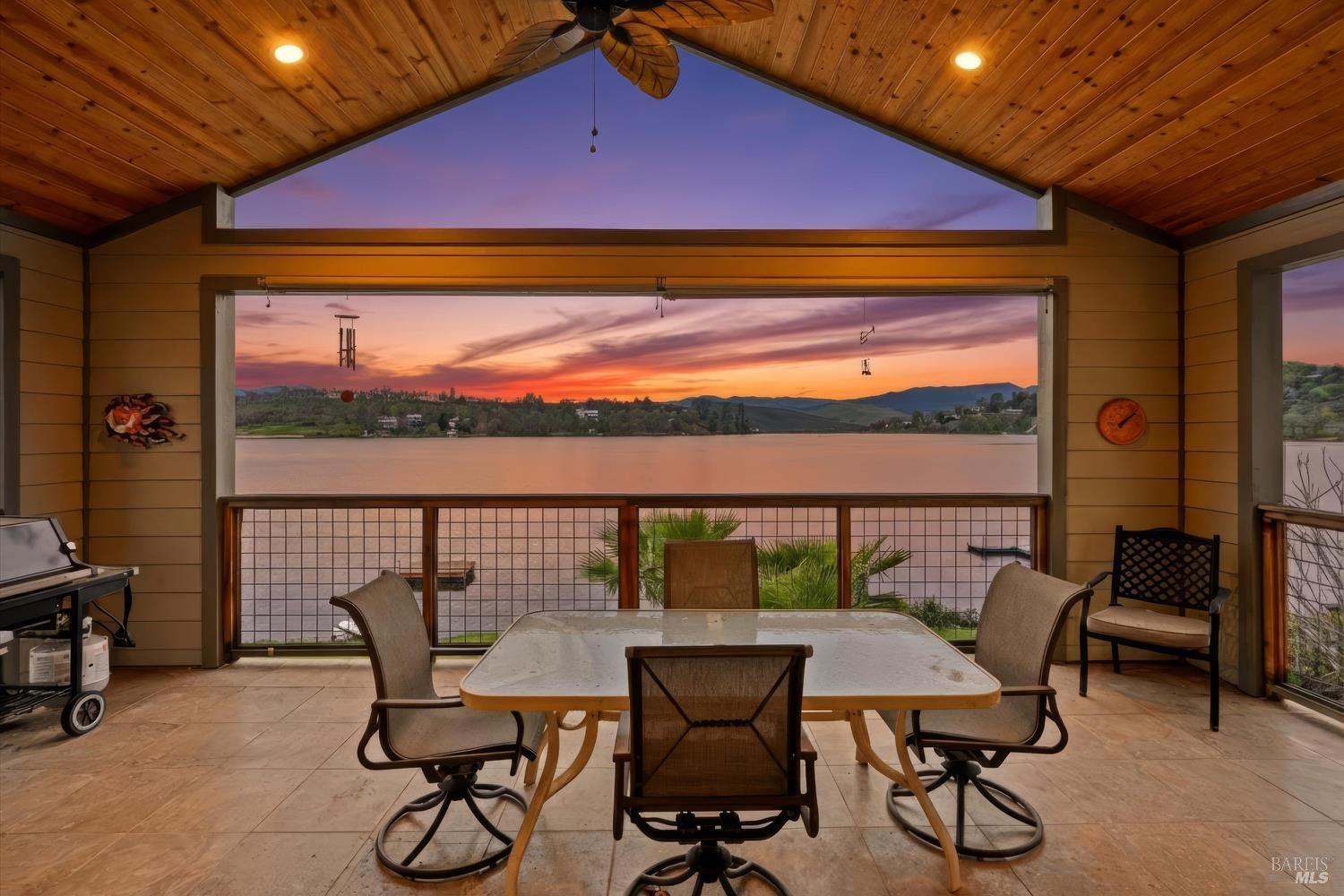 Detail Gallery Image 3 of 57 For 18793 N Shore Dr, Hidden Valley Lake,  CA 95467 - 5 Beds | 3/1 Baths