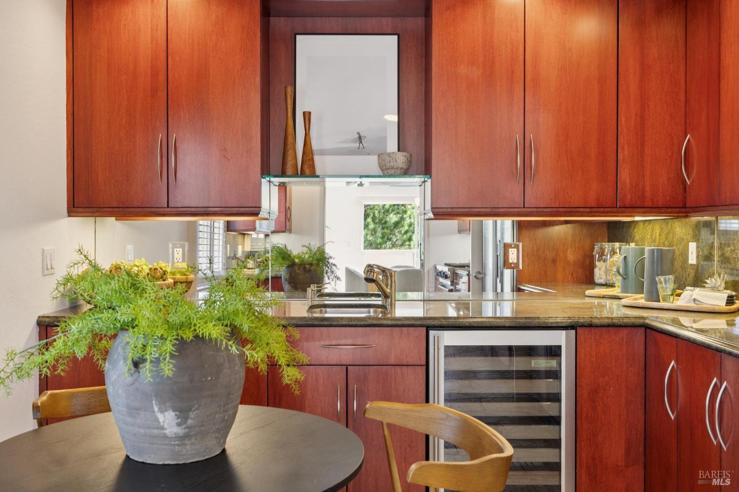 Detail Gallery Image 19 of 41 For 175 Upper via Casitas Unkn #26,  Greenbrae,  CA 94904 - 4 Beds | 2/1 Baths