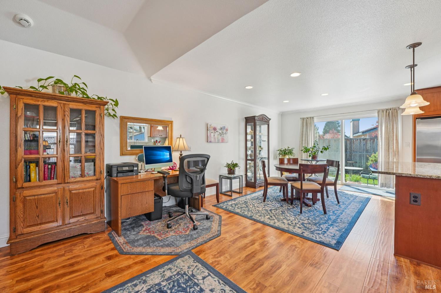 Detail Gallery Image 6 of 37 For 719 Hackberry Ct, Windsor,  CA 95492 - 3 Beds | 2 Baths