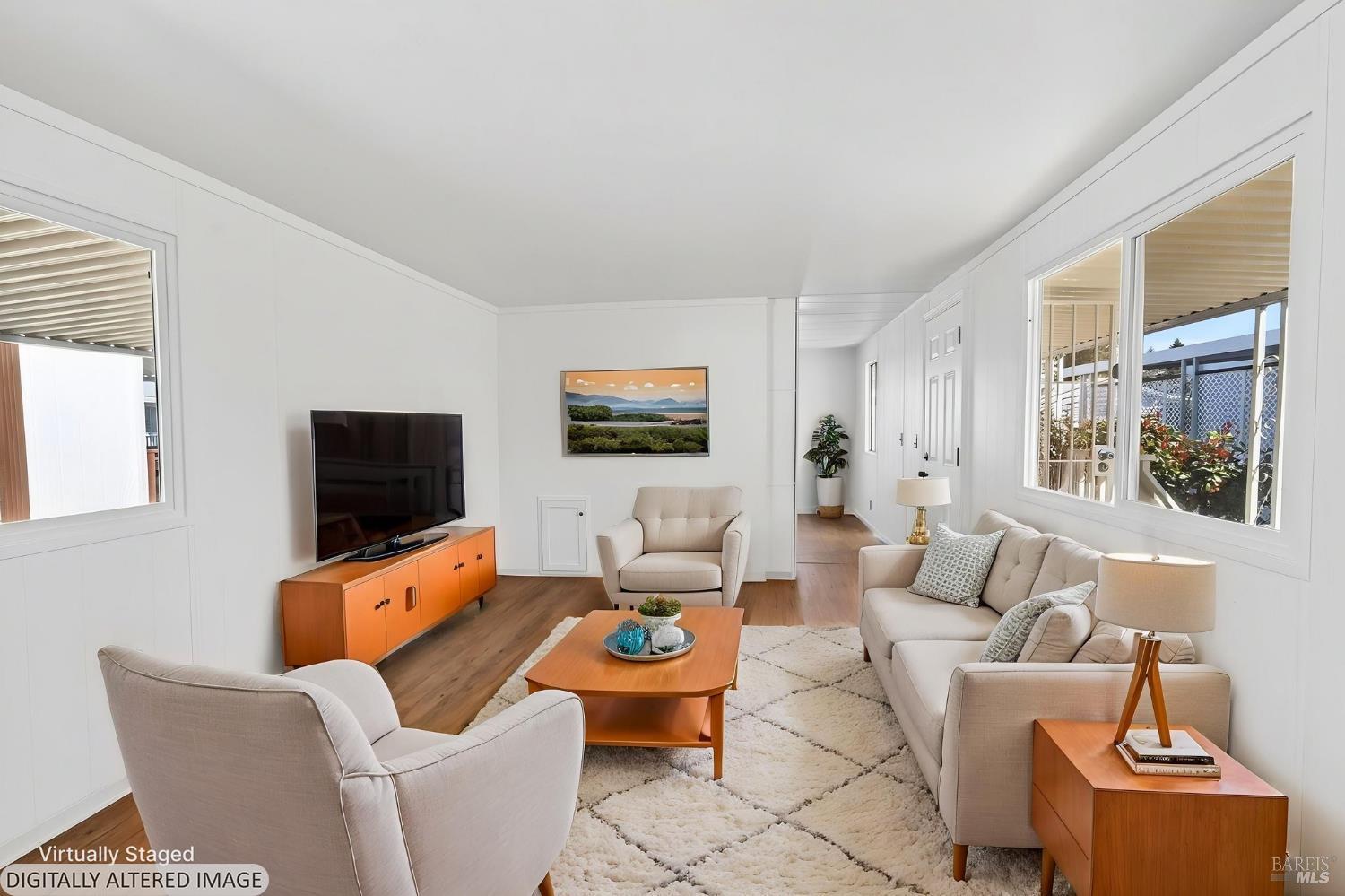 Detail Gallery Image 2 of 23 For 117 Oakwood Ln, Santa Rosa,  CA 95409 - 2 Beds | 1 Baths