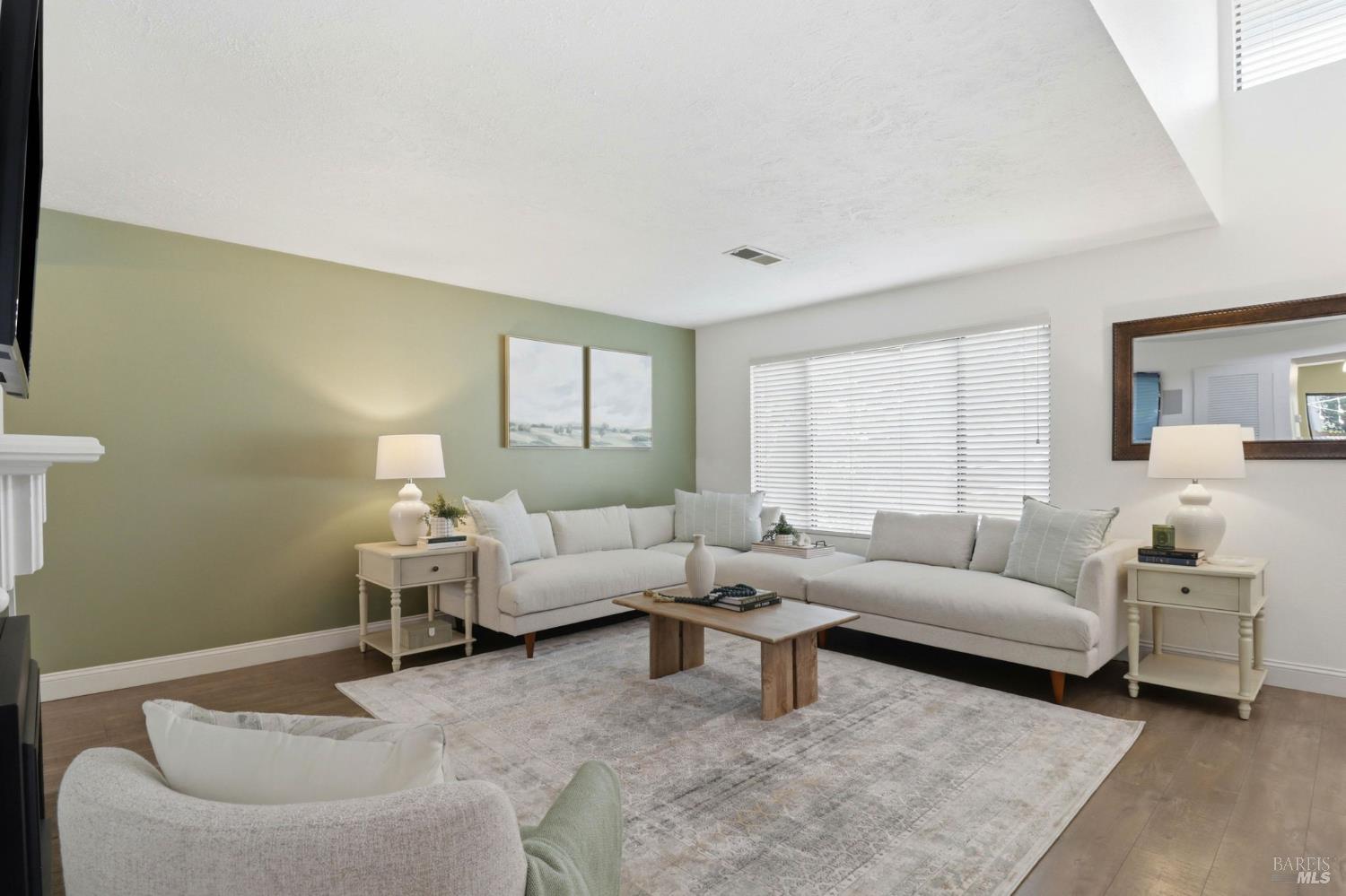 Detail Gallery Image 8 of 32 For 19167 Robinson Rd #H,  Sonoma,  CA 95476 - 2 Beds | 1/1 Baths