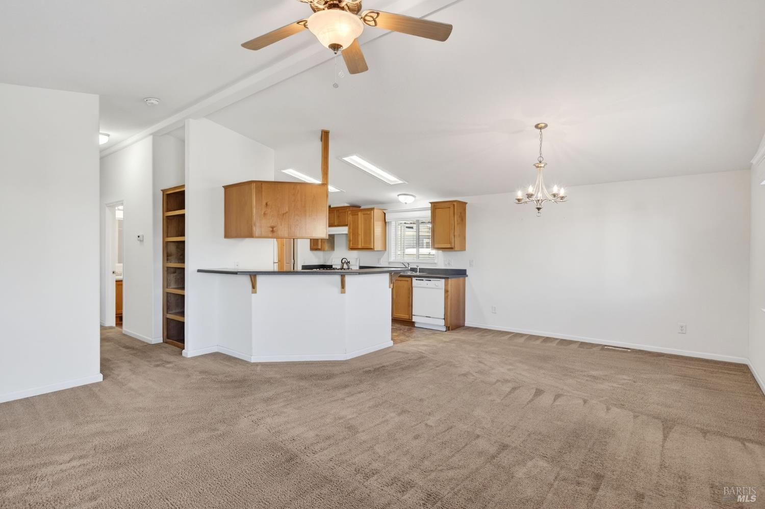 Detail Gallery Image 14 of 25 For 301 Robert Way, Napa,  CA 94558 - 2 Beds | 2 Baths