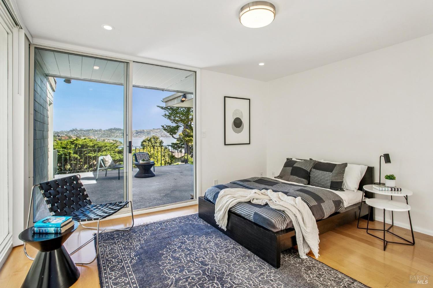 Detail Gallery Image 24 of 49 For 100 Eden Roc Dr, Sausalito,  CA 94965 - 4 Beds | 2 Baths