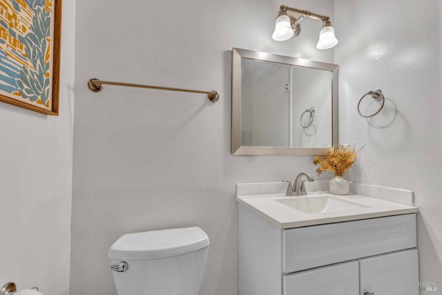 Detail Gallery Image 3 of 14 For 900 Southampton Rd #110,  Benicia,  CA 94510 - 2 Beds | 1/1 Baths