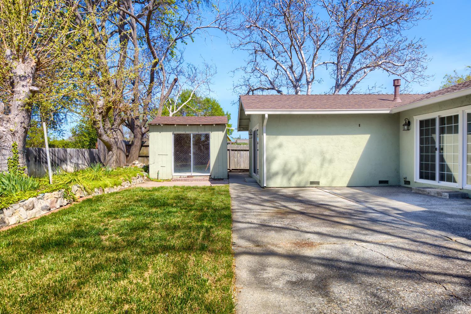 Detail Gallery Image 35 of 42 For 700 Granada Ln, Vacaville,  CA 95688 - 4 Beds | 2 Baths