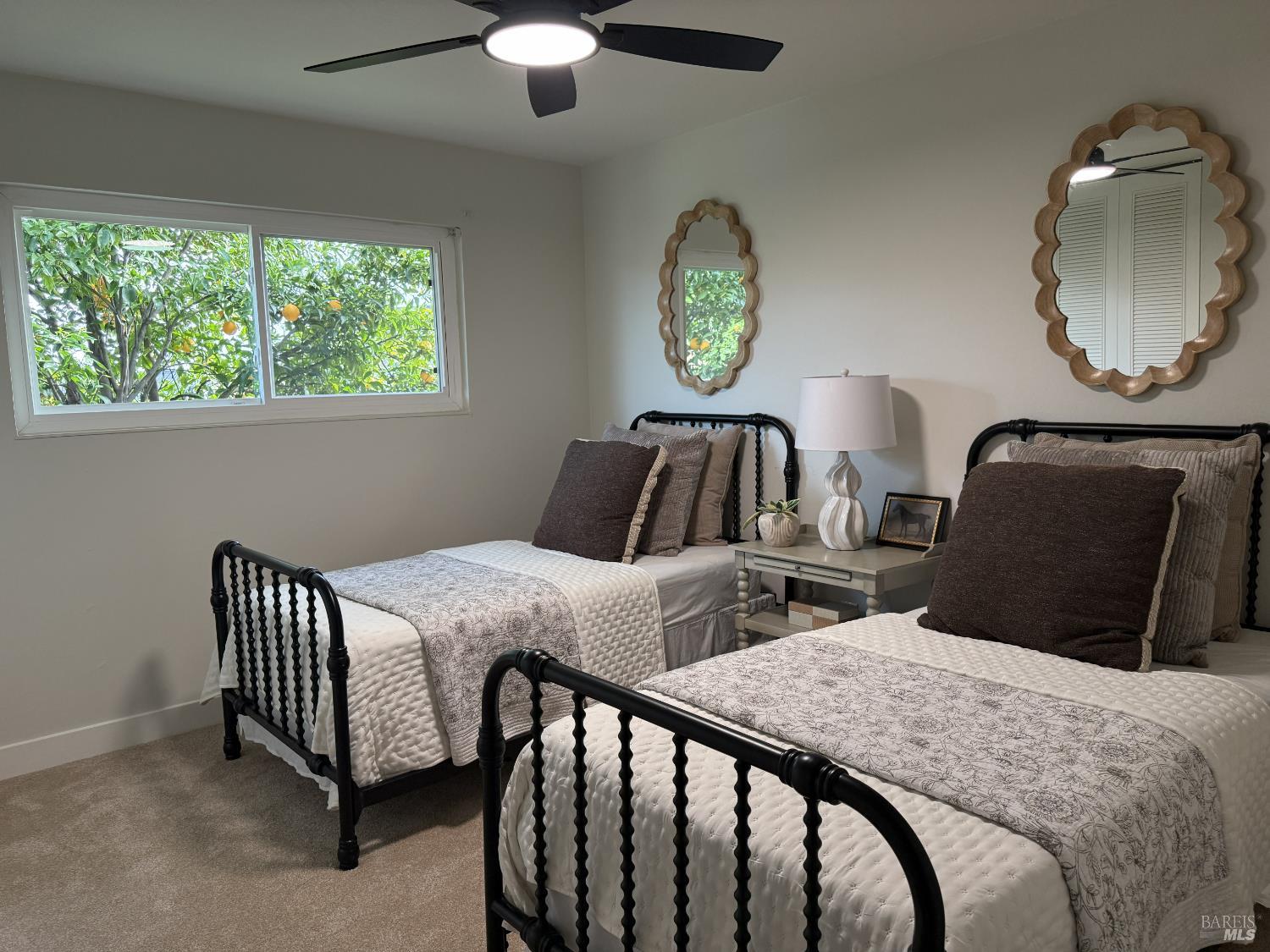 Detail Gallery Image 12 of 14 For 1636 Caulfield Ln, Petaluma,  CA 94954 - 4 Beds | 3 Baths