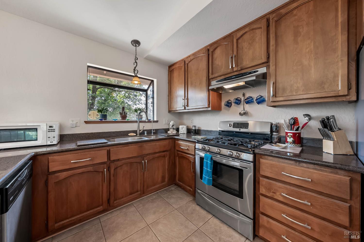 Detail Gallery Image 17 of 47 For 9591 Lassen Dr, Cobb,  CA 95426 - 3 Beds | 2 Baths