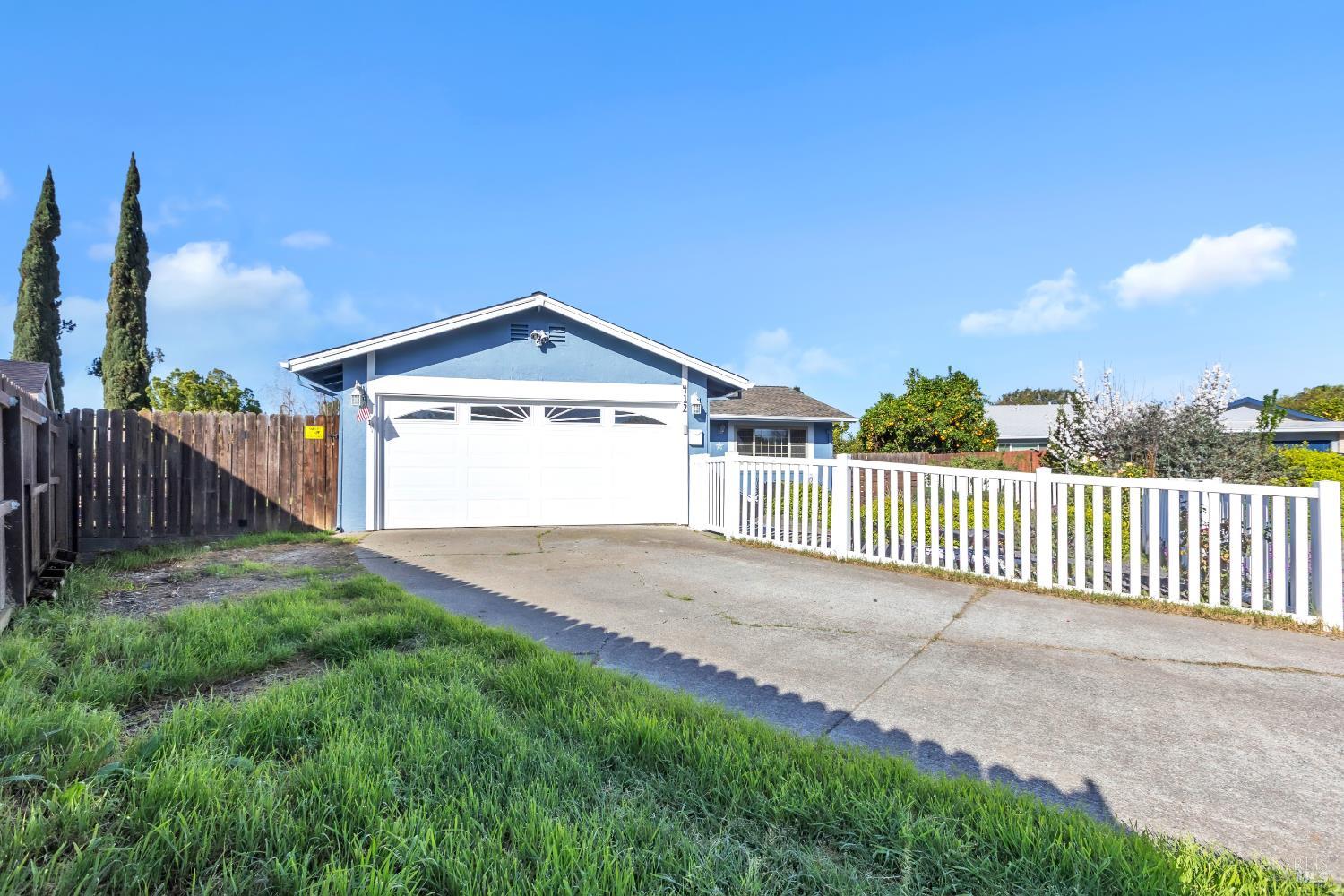 Detail Gallery Image 2 of 24 For 412 Pepper Ct, Vacaville,  CA 95687 - 3 Beds | 2 Baths