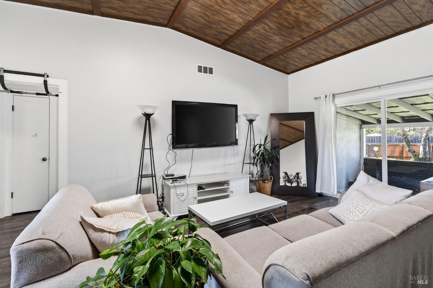 Detail Gallery Image 15 of 23 For 635 S Minahen St, Napa,  CA 94559 - 3 Beds | 0 Baths