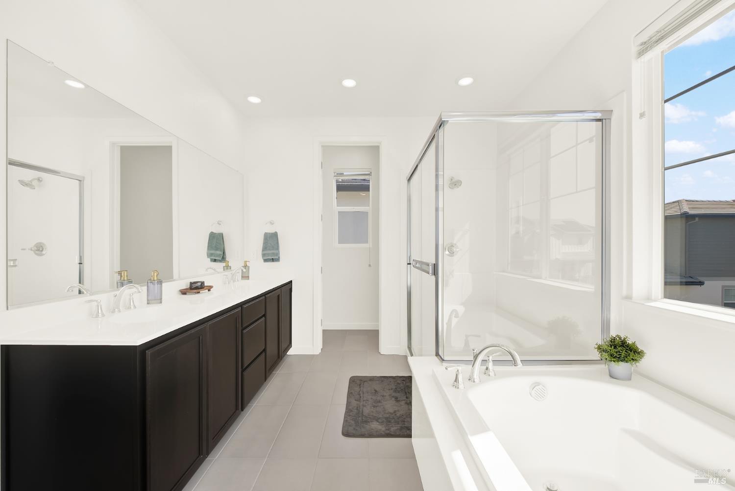 Detail Gallery Image 43 of 61 For 2432 Artisan Way, Fairfield,  CA 94533 - 4 Beds | 2/1 Baths