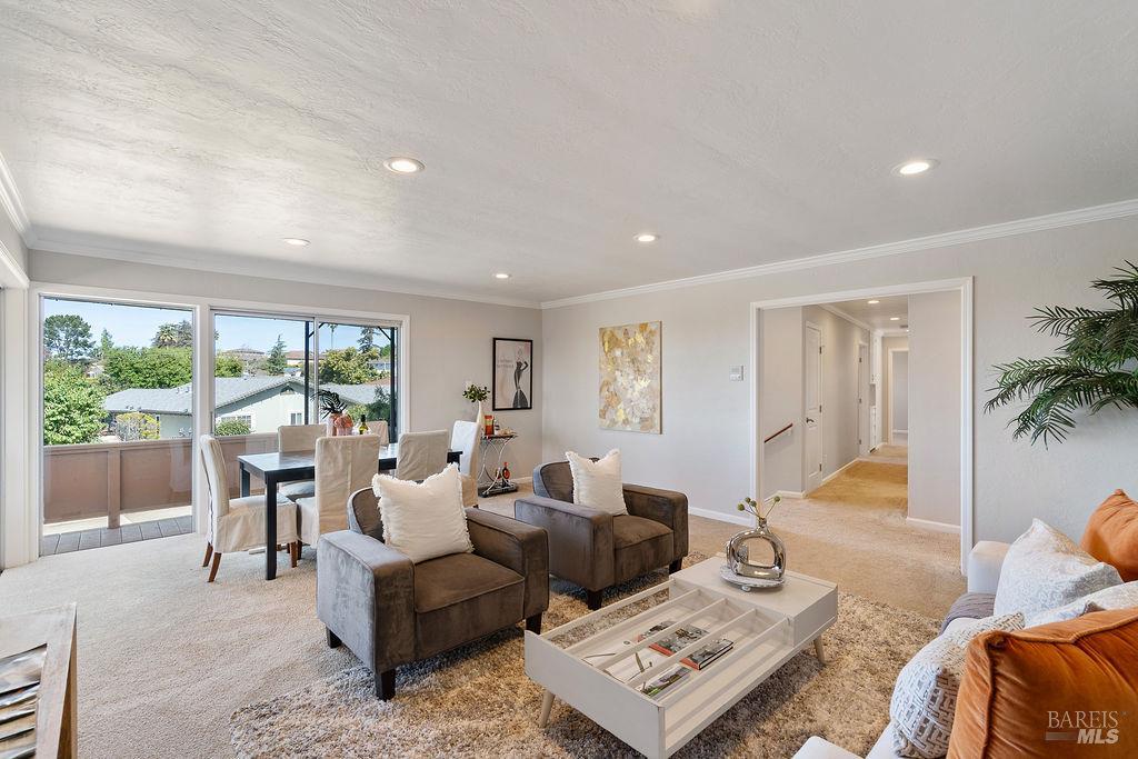 Detail Gallery Image 13 of 62 For 401 Valle Vista Ave, Vallejo,  CA 94590 - 4 Beds | 3 Baths