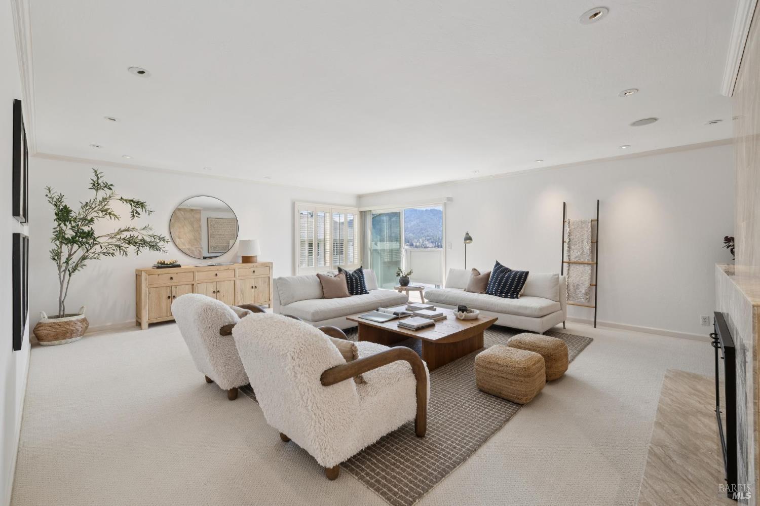 Detail Gallery Image 4 of 41 For 175 Upper via Casitas Unkn #26,  Greenbrae,  CA 94904 - 4 Beds | 2/1 Baths