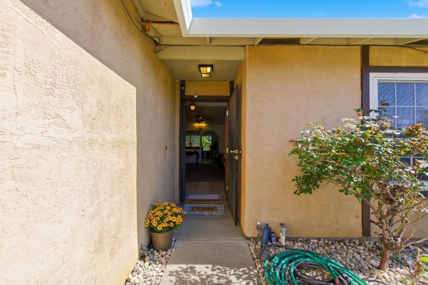 Detail Gallery Image 5 of 43 For 532 Gregory Dr, Vacaville,  CA 95687 - 4 Beds | 2 Baths