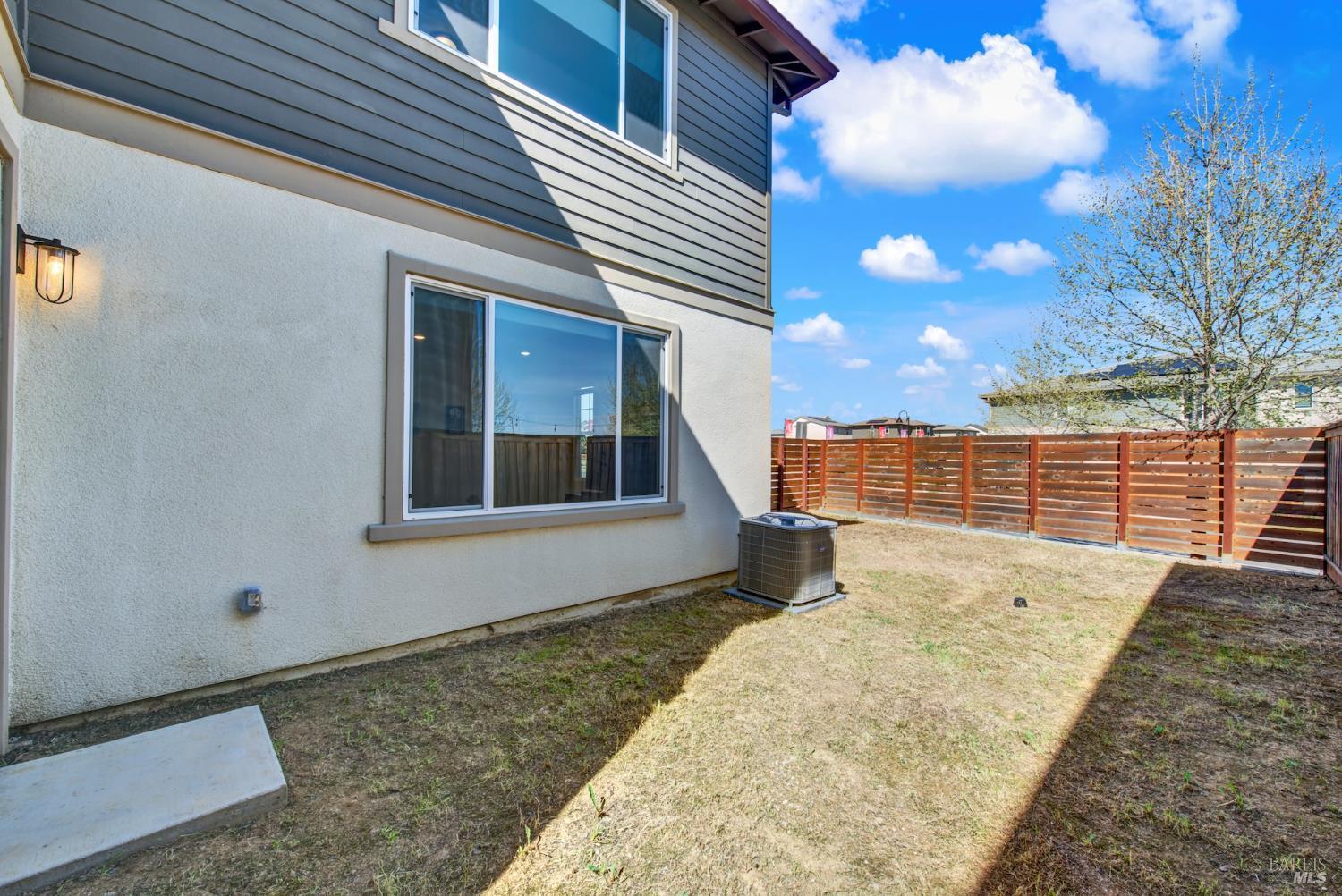 Detail Gallery Image 48 of 61 For 2432 Artisan Way, Fairfield,  CA 94533 - 4 Beds | 2/1 Baths