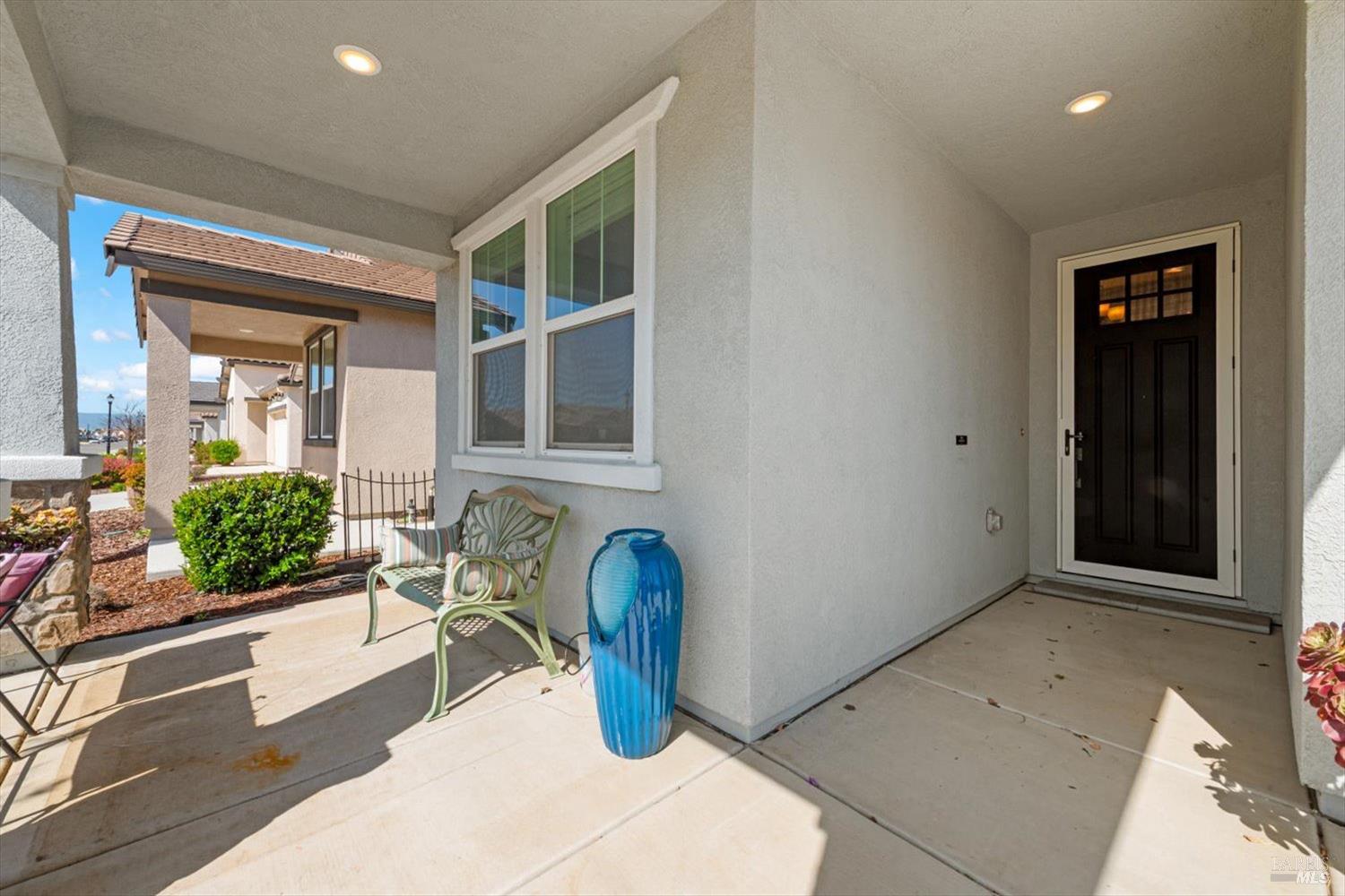 Detail Gallery Image 4 of 47 For 2130 Lark Way, Dixon,  CA 95620 - 3 Beds | 2 Baths