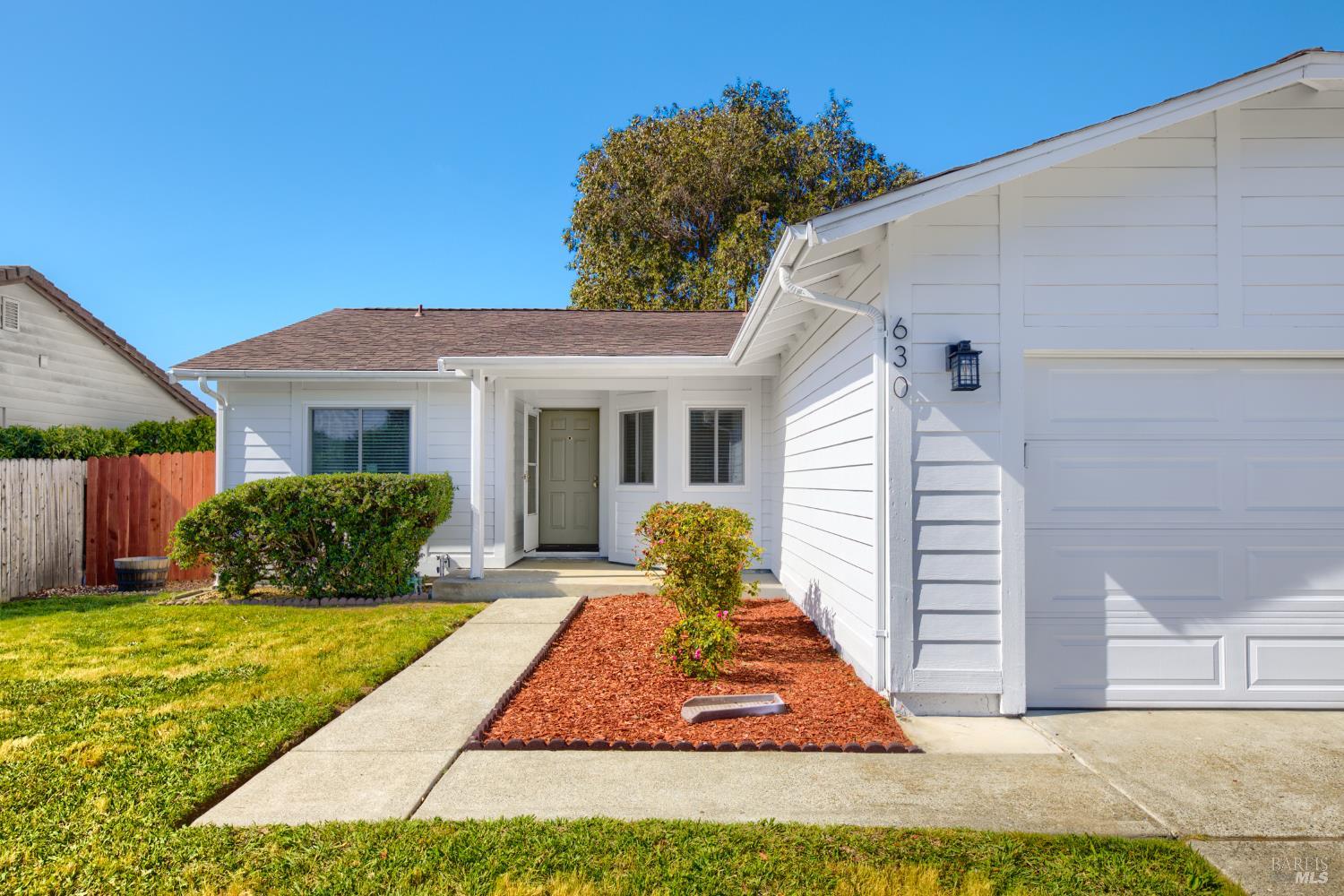 Detail Gallery Image 4 of 47 For 630 Kinglet St, Suisun City,  CA 94585 - 3 Beds | 2 Baths