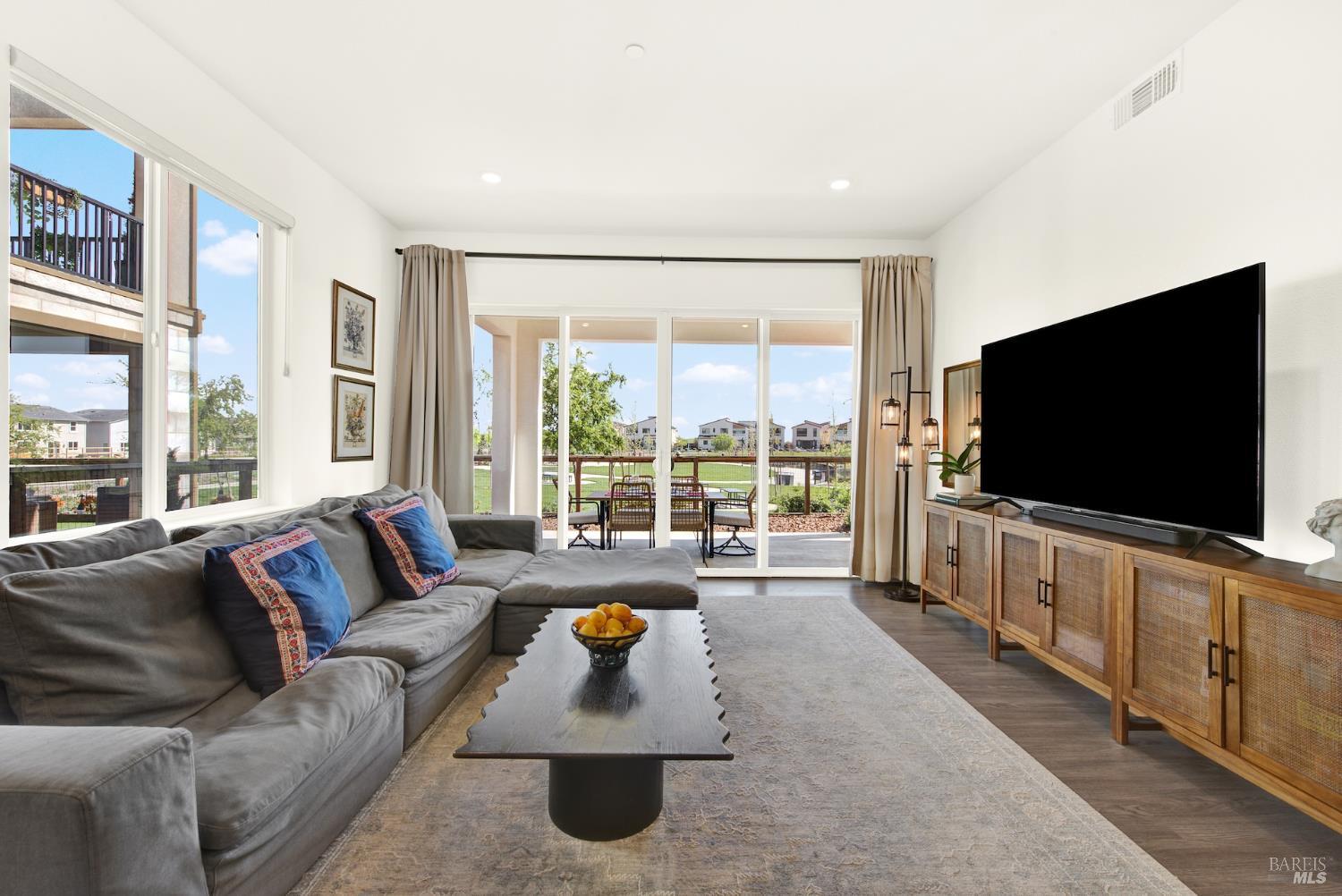 Detail Gallery Image 6 of 52 For 2456 Shore Vista Unkn, Fairfield,  CA 94533 - 3 Beds | 2 Baths